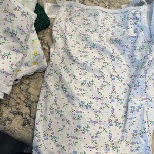 Floral White Kids Tank Top size 6 2 shirts nwot